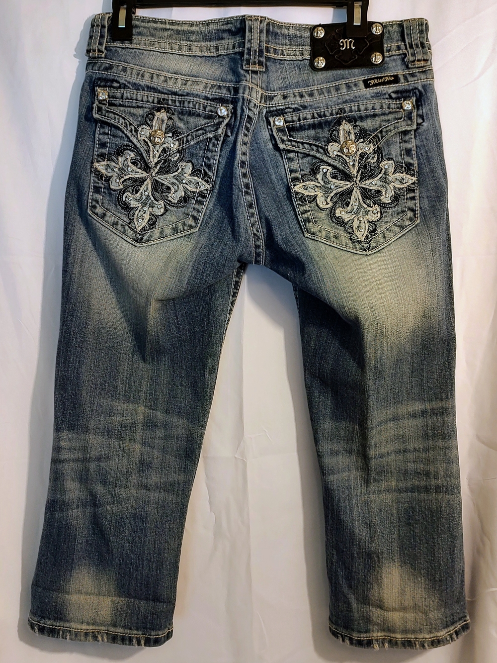 Miss Me Women's Embroidered Light Blue Crop Jeans